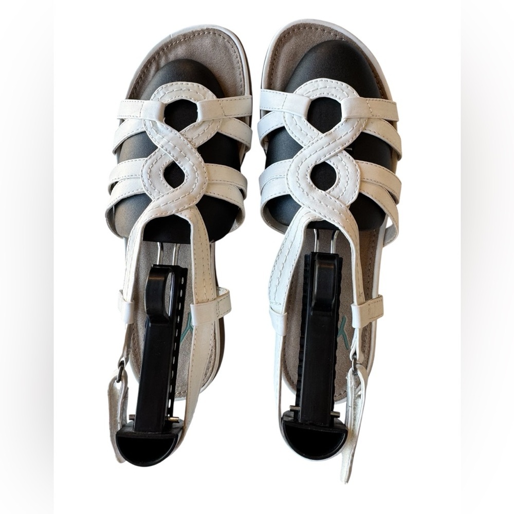 Yuu Women's Strappy Sandals